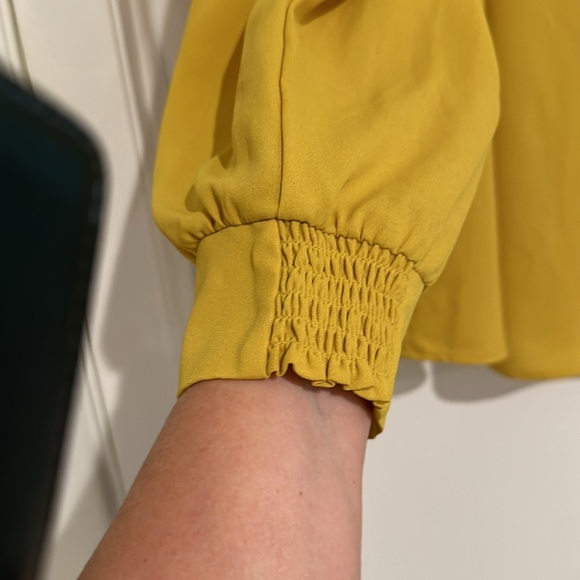 LOFT 26 Plus Yellow/Mustard color “very elegant” blouse - Picture 4 of 8